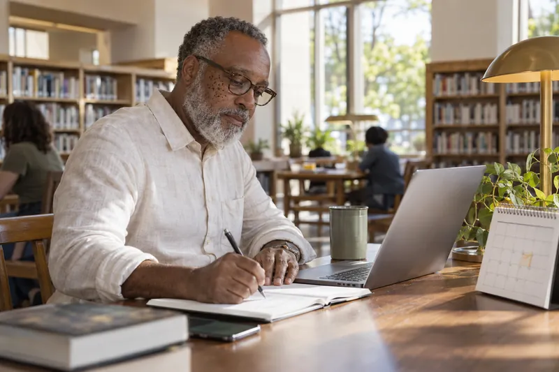 A person planning a recurring payment